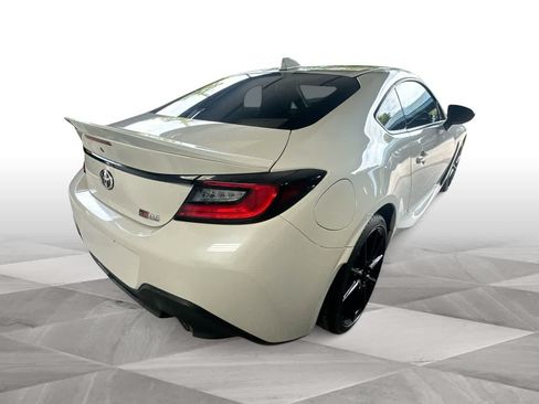 Used 2025 Toyota GR86 Premium w/ Performance Package RWD image 8