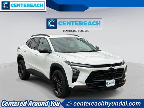 Used 2024 Chevrolet Trax ACTIV w/ Driver Confidence Package FWD image 2
