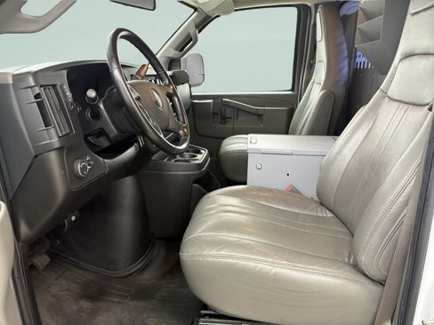 Used 2023 GMC Savana 3500 w/ Driver Convenience Package RWD image 14