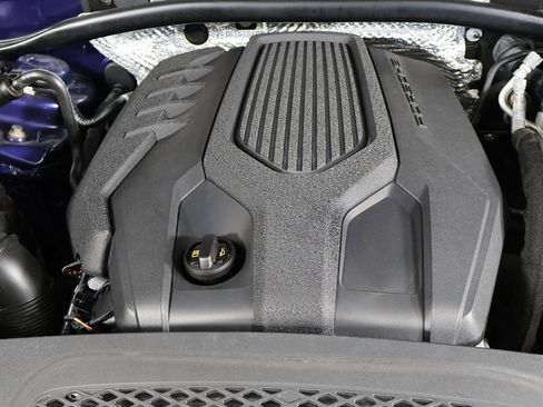 Used 2022 Porsche Macan image 17