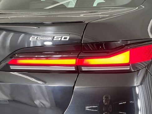 Used 2026 BMW i7 eDrive50 w/ M Sport Package RWD image 25