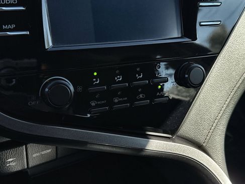 Used 2019 Toyota Camry LE image 19