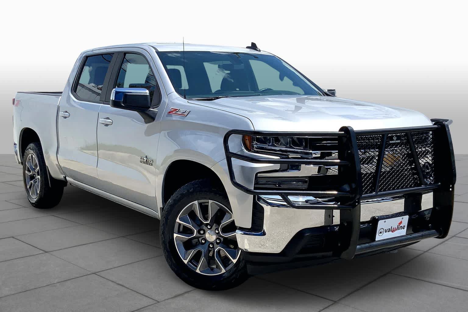 Used 2019 Chevrolet Silverado 1500 LT w/ Texas Edition AWD/4WD image 2