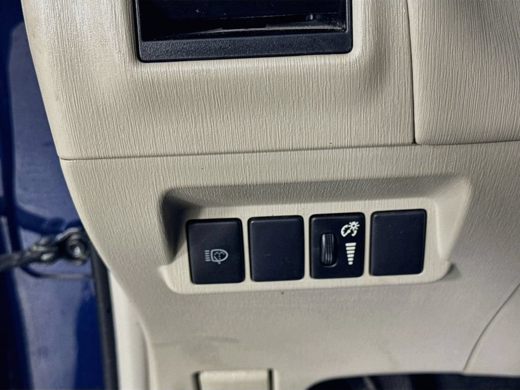 Used 2013 Toyota Prius V Five FWD image 10