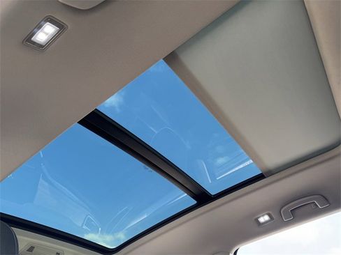 Used 2025 Volkswagen Atlas SEL Premium R-Line image 31