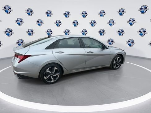 Used 2023 Hyundai Elantra Limited w/ Cargo Package image 9