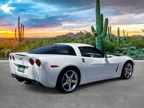 Used 2007 Chevrolet Corvette Coupe w/ Preferred Equipment Group RWD image 3