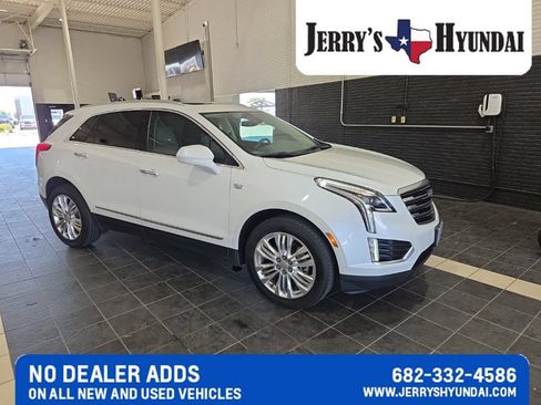 Used 2017 Cadillac XT5 Premium Luxury w/ LPO, Wheel Lock Package FWD image 2