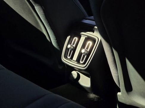 Used 2022 Polestar Polestar 2 Long Range Dual Motor w/ Pilot Package image 15