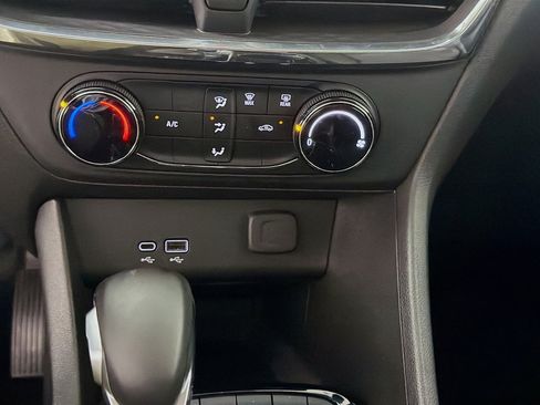 Used 2025 Buick Encore GX Preferred FWD image 22