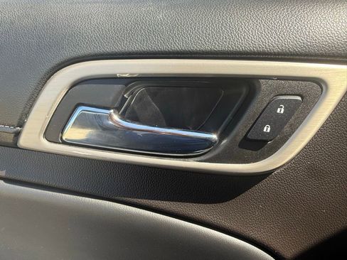 Used 2016 GMC Yukon Denali w/ Open Road Package image 29