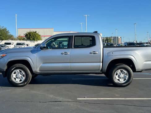 Certified 2022 Toyota Tacoma SR image 9