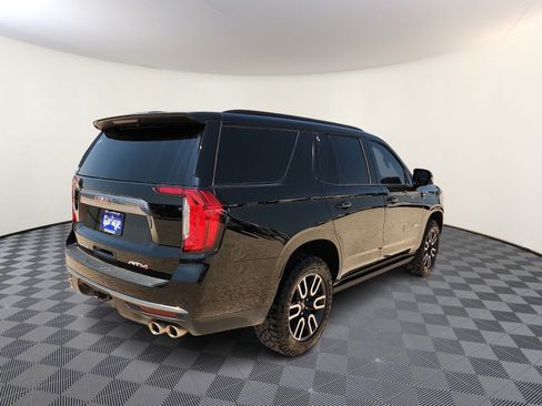 Used 2024 GMC Yukon AT4 w/ Technology Package AWD/4WD image 4