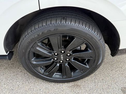 Used 2024 Lincoln Navigator Reserve AWD/4WD image 7