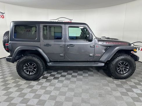 Used 2024 Jeep Wrangler Unlimited Rubicon w/ XTREMEE 35" Tire Package AWD/4WD image 9