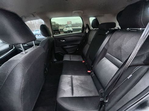 Used 2024 Nissan Rogue SV image 12