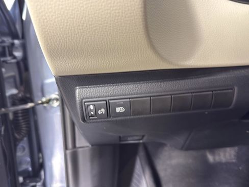 Used 2024 Toyota Corolla LE image 29