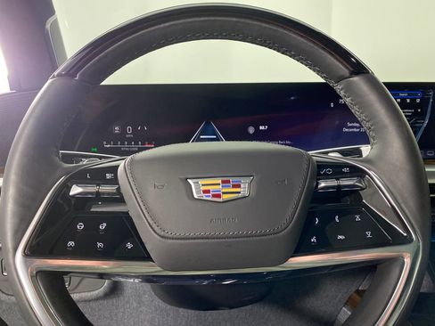 Used 2025 Cadillac Escalade ESV Sport Platinum w/ LPO, ONYX Package image 14