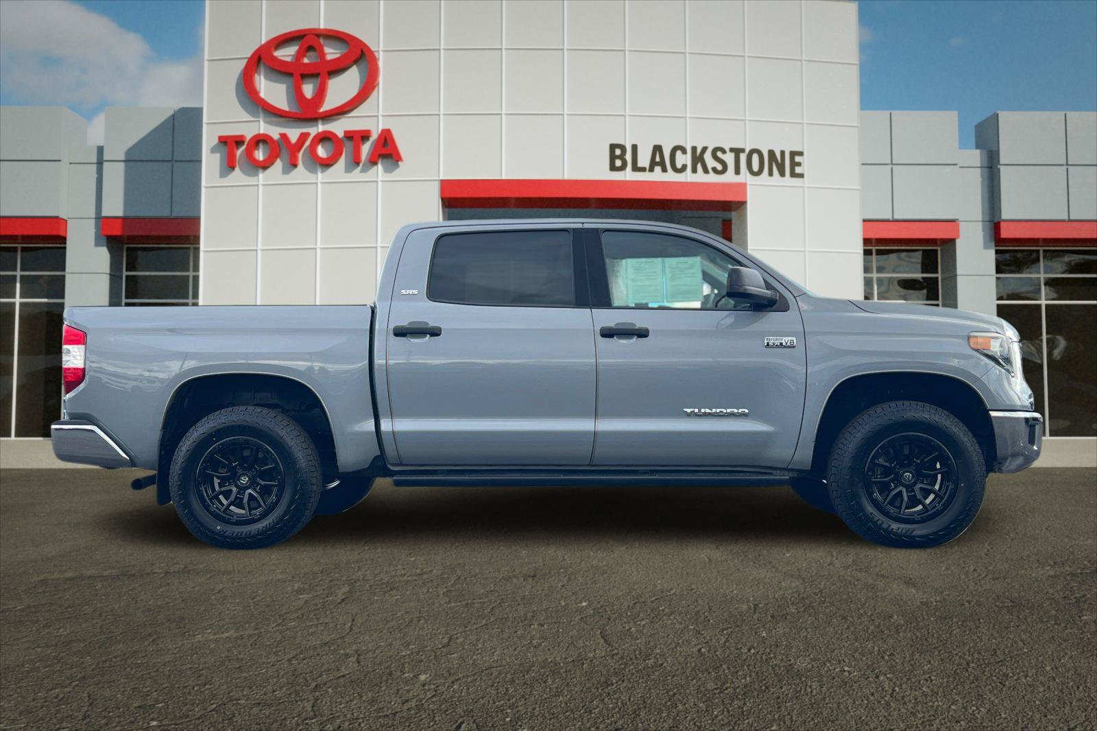 Used 2021 Toyota Tundra SR5 RWD image 2
