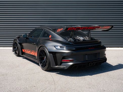 Certified 2025 Porsche 911 GT3 RS RWD image 3