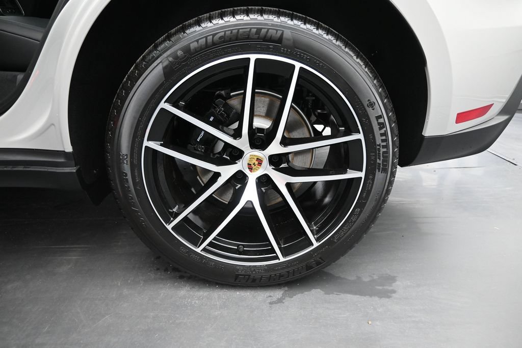 New 2026 Porsche Macan AWD/4WD image 21