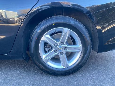 Used 2023 Chevrolet Malibu LS image 29