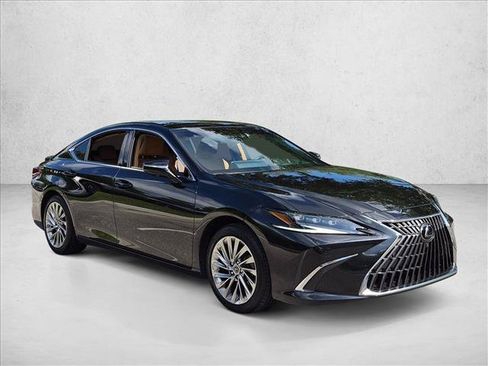 Used 2022 Lexus ES 350 Ultra Luxury w/ Accessory Package 2 FWD image 3