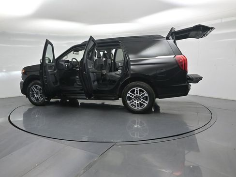 Certified 2025 Ford Expedition Active image 39