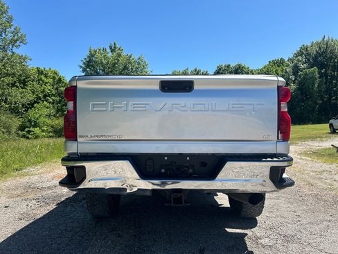 Used 2020 Chevrolet Silverado 2500 LT w/ Convenience Package AWD/4WD image 32