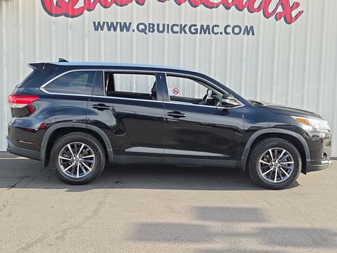 Used 2019 Toyota Highlander XLE AWD/4WD image 8