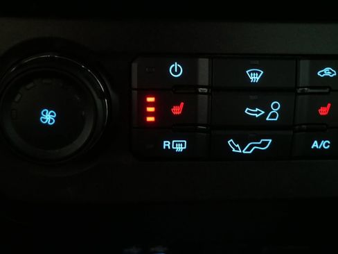 Used 2018 Ford F150 XLT w/ Equipment Group 302A Luxury AWD/4WD image 22