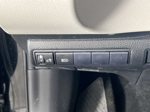 Used 2020 Toyota Corolla LE image 10