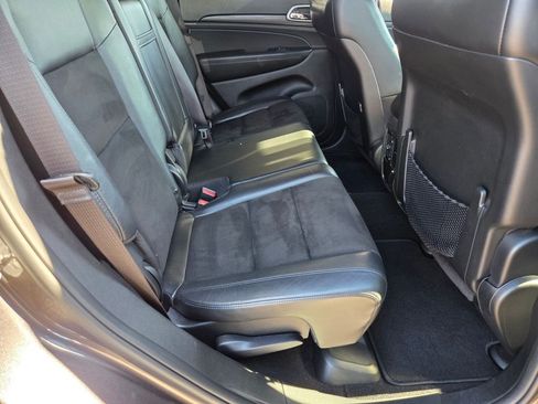 Used 2020 Jeep Grand Cherokee Laredo w/ Laredo X Package RWD image 18