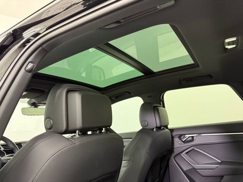 New 2025 Audi Q3 2.0T Premium image 16