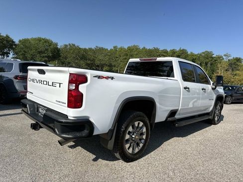 Used 2025 Chevrolet Silverado 2500 Custom w/ Custom Value Package AWD/4WD image 3