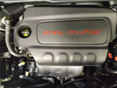 Used 2018 Jeep Compass Latitude w/ Popular Equipment Group FWD image 30