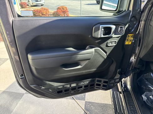 Used 2024 Jeep Wrangler Sport image 14