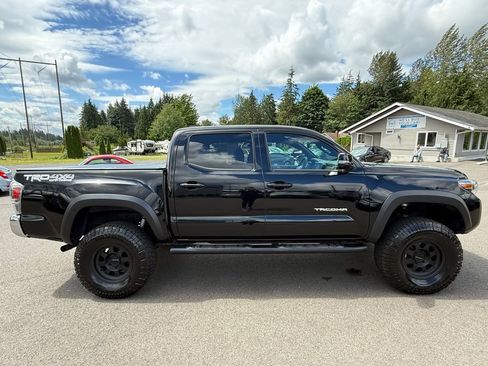 Used 2021 Toyota Tacoma TRD Off-Road AWD/4WD image 7