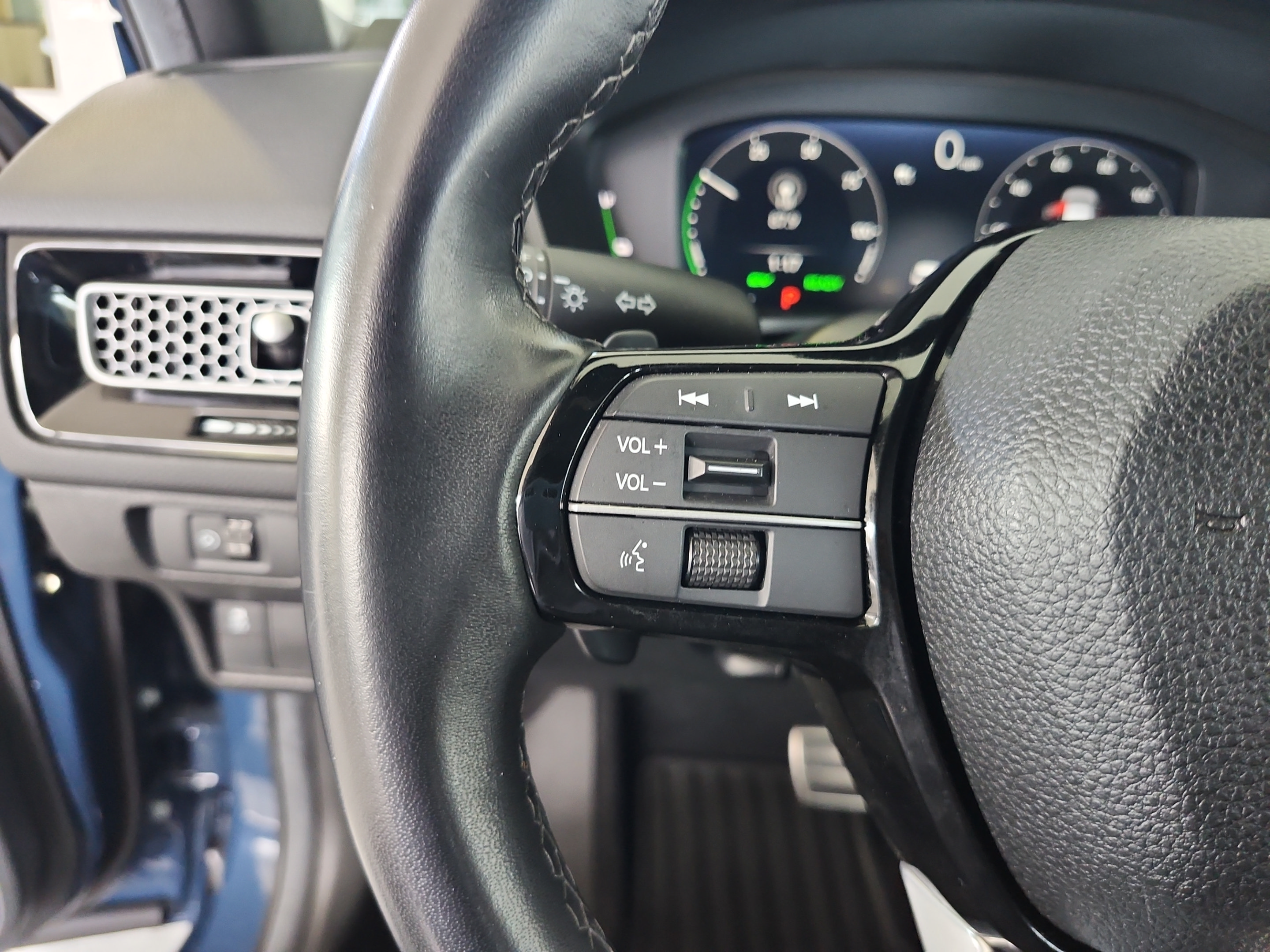 Certified 2025 Honda Civic Sport Touring image 14
