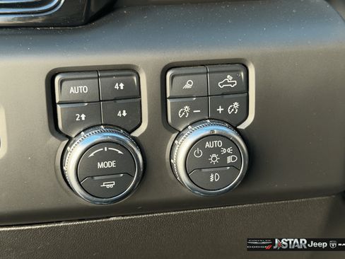 Used 2024 GMC Sierra 2500 AT4X AWD/4WD image 20