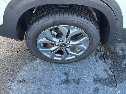 Used 2024 Kia Seltos S FWD image 37