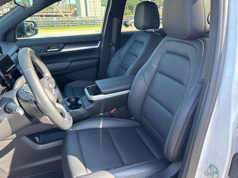 Used 2026 GMC Terrain Elevation w/ Elevation Premium Package AWD/4WD image 10