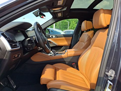 Used 2021 BMW X6 M50i w/ Executive Package AWD/4WD image 16
