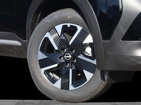 New 2026 Nissan Kicks SV w/ SV Premium Package AWD/4WD image 3