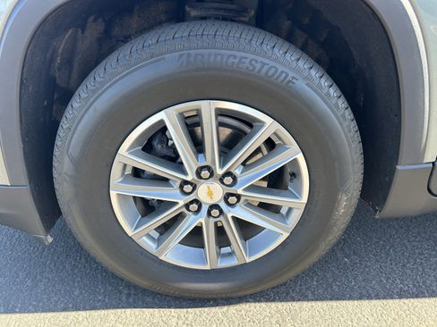 Used 2023 Chevrolet Traverse LT AWD/4WD image 10