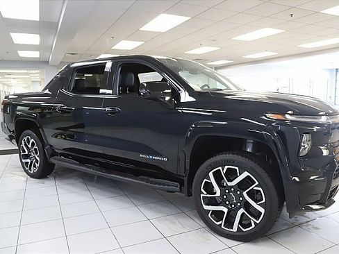 New 2024 Chevrolet Silverado EV RST image 8