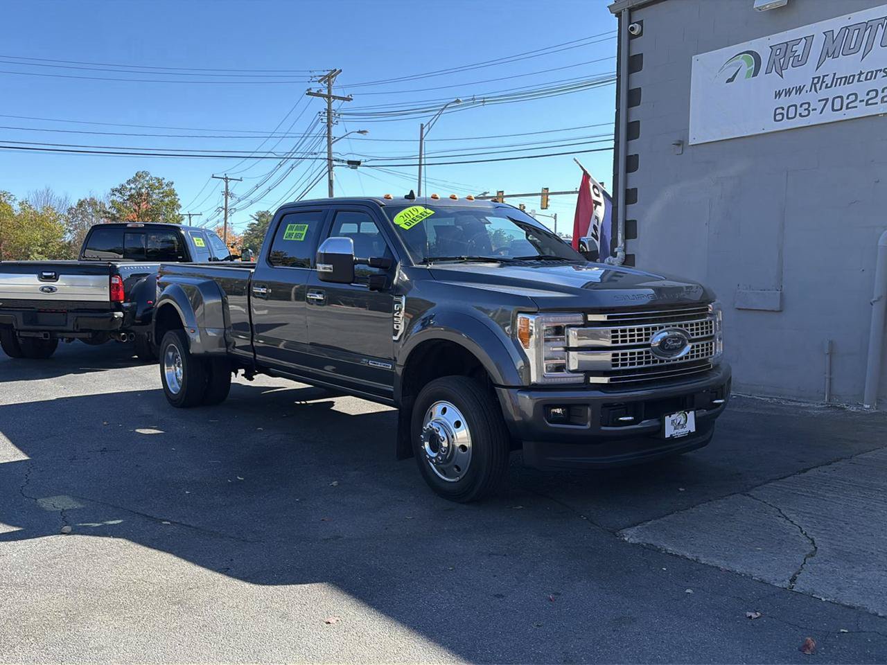 Used 2019 Ford F450 Platinum w/ Platinum Ultimate Package AWD/4WD image 2