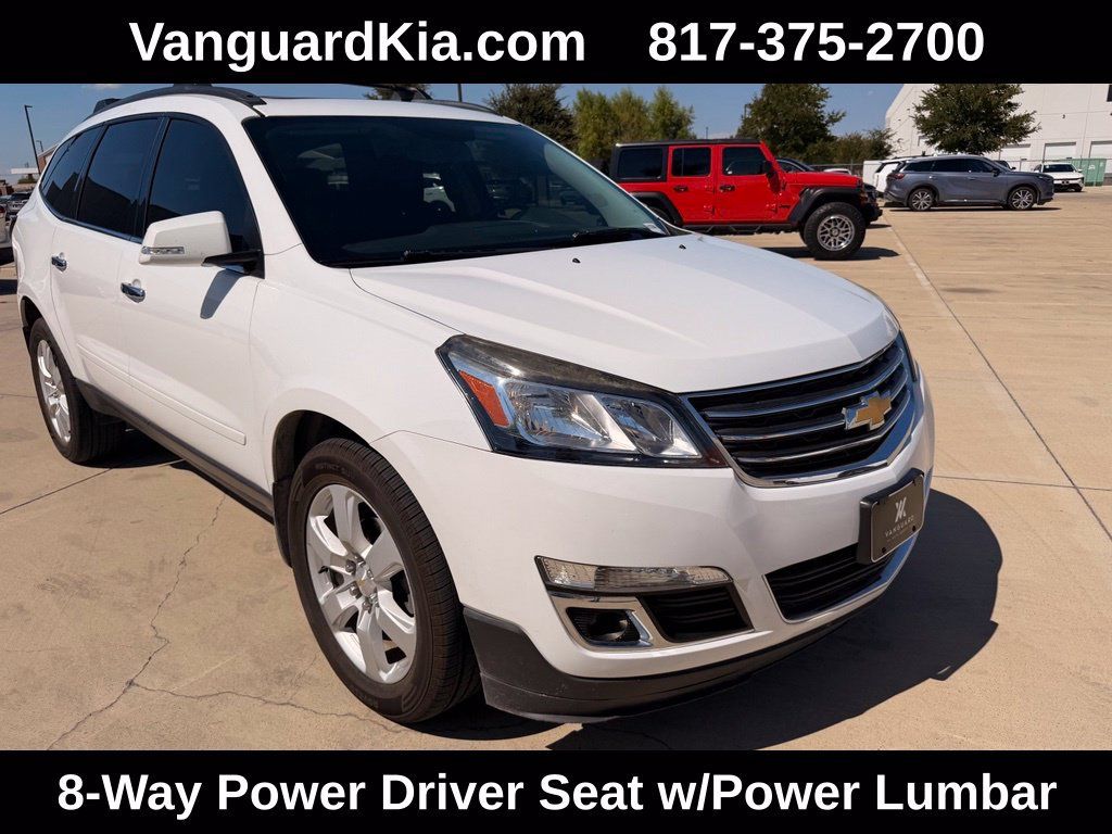 Used 2017 Chevrolet Traverse LT w/ Style and Technology Package FWD image 5