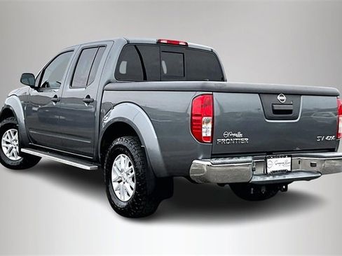Used 2018 Nissan Frontier SV image 4