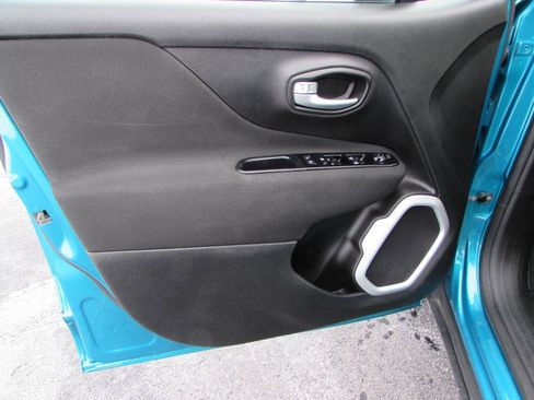 Used 2020 Jeep Renegade Sport image 12